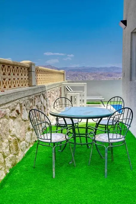 עלמת החן וילה מפנקת הכוללת בריכה וג'קוזי עם נוף מלא לים - By Seaelo Vila Eilat