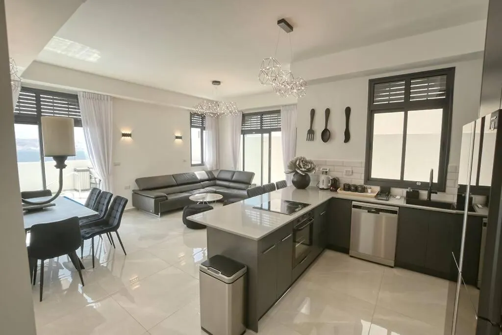 Villa עלמת החן וילה מפנקת הכוללת בריכה וג'קוזי עם נוף מלא לים - By Seaelo Vila Eilat