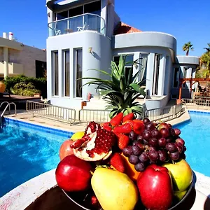 Custo Club Eilat